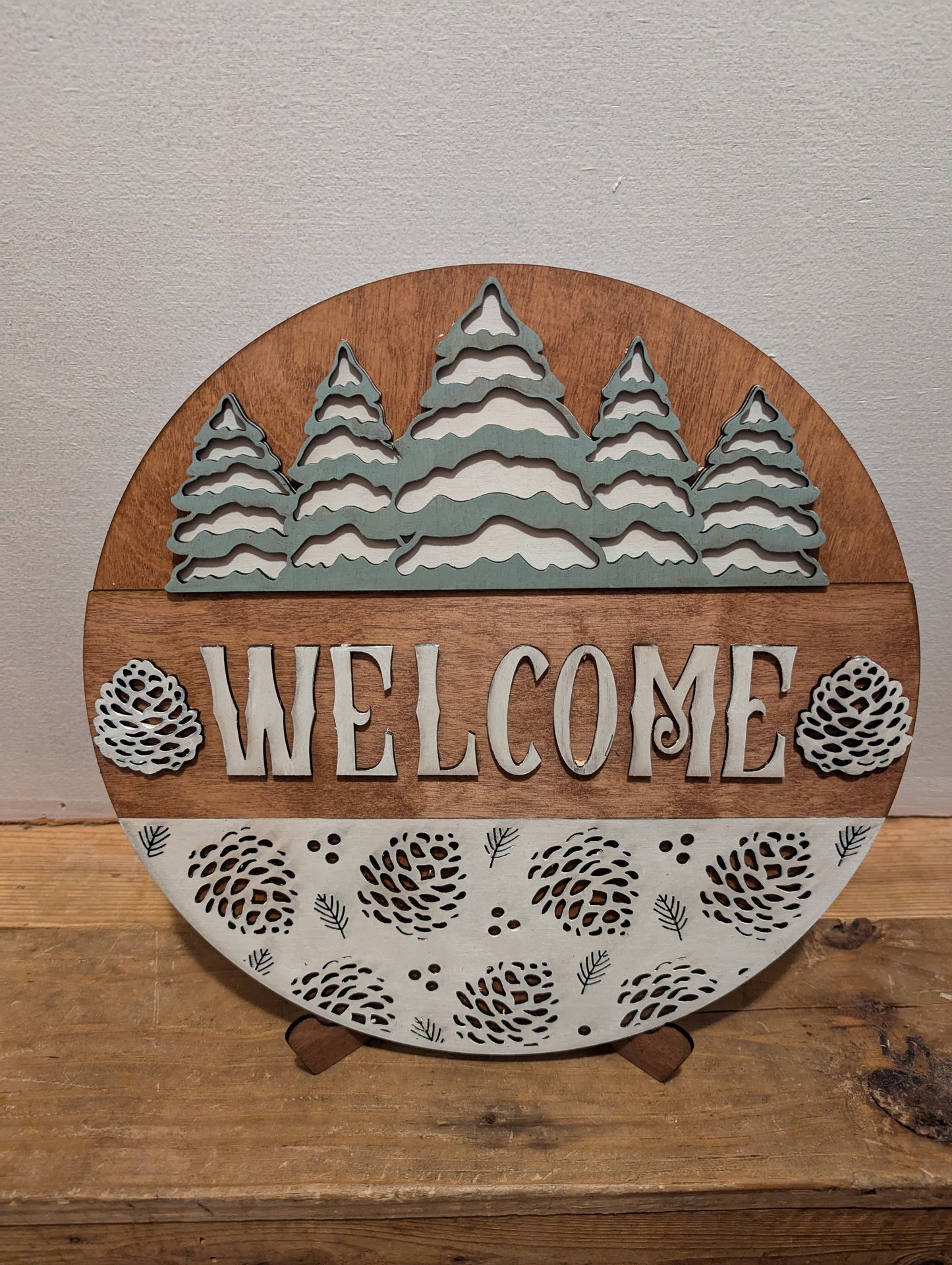 Winter Pinecone Welcome Sign