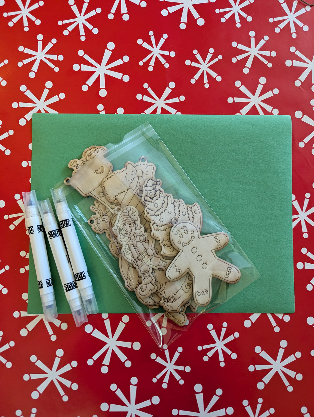 Holiday Wood Ornament Coloring Kit